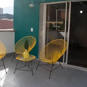 espectacular-apartamento-duplex-vip-501-con-jacuzzy.colombiamedellinhotels.com/